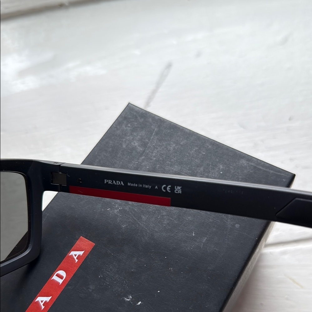 Prada Black Sunglasses - Picture 3 of 10